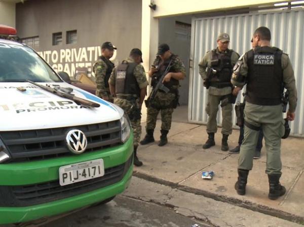 Polícia encaminhou os presos para a Central de Flagrantes de Teresina.(Imagem:Reprodução/TV Clube)