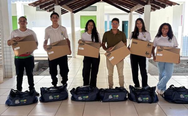 Alunos do Ceti Professor Ant&ocirc;nio dos Reis e Silva, em Boqueir&atilde;o do Piau&iacute;.(Imagem:Ascom Seduc)