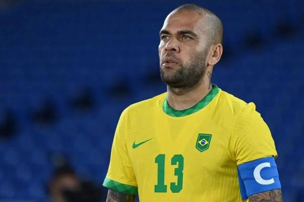 Dani Alves é detido na Espanha em depoimento sobre assédio sexual.(Imagem:Daniel Leal-Olivas/AFP)