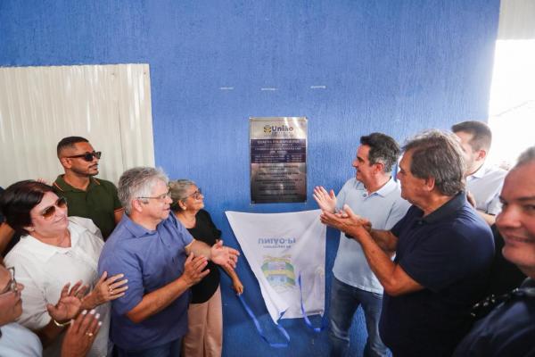  Ciro Nogueira inaugura quadra escolar e anuncia novos investimentos durante agenda pelo Piau&iacute;.(Imagem:Ascom)