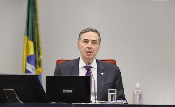 Após atraso na apuração do primeiro turno das eleições municipais deste ano, o presidente do TSE (Tribunal Superior Eleitoral), ministro Luís Roberto Barroso, afirmou neste sábado(Imagem:Reprodução)