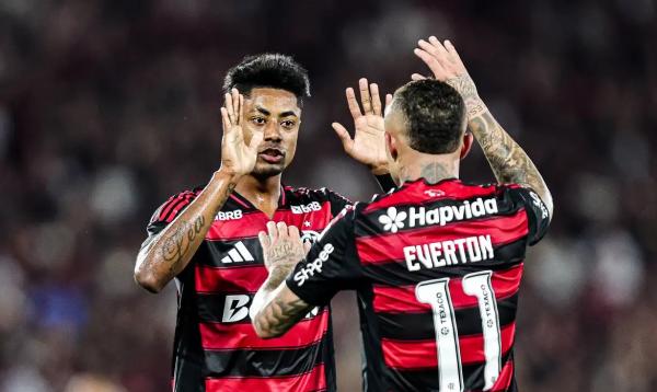 Bruno Henrique e Cebolinha(Imagem:GILVAN)