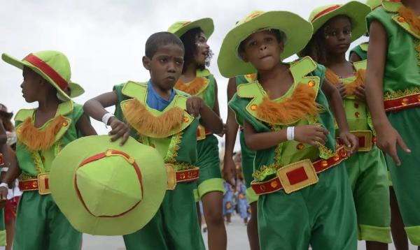 A escola de samba Tijuquinha do Borel, durante desfile das Escolas de Samba Mirins na Sapuca&iacute;.(Imagem:T&acirc;nia R&ecirc;go/Ag&ecirc;ncia Brasil)