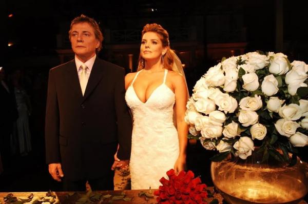 O cantor se casou com Mari Alexandre em 2007.(Imagem:Reprodução)