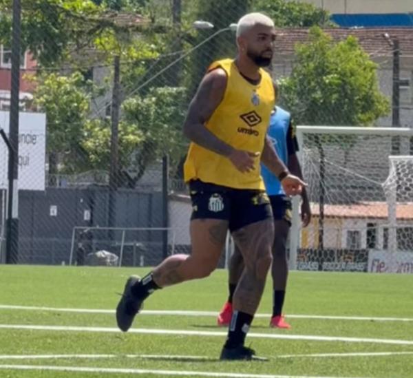Gabigol participa de primeiro treino no CT Rei Pel&eacute; no retorno ao Santos.(Imagem:Reprodu&ccedil;&atilde;o/X)
