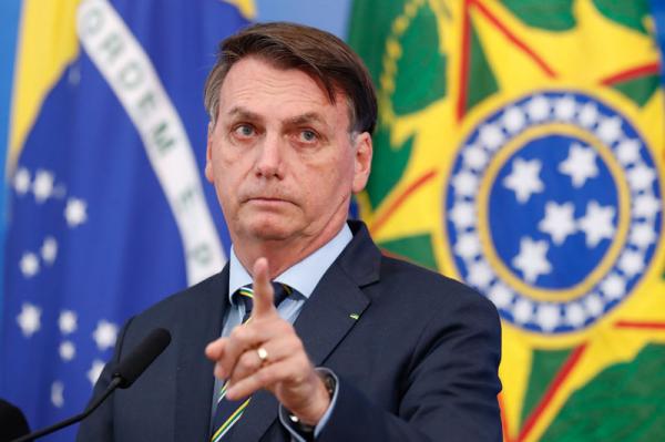 Bolsonaro repete rotina pró-Covid, sem máscara e com aglomeração, durante motociata em SC(Imagem:Reprodução)