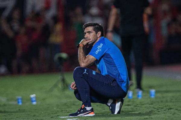 Abel Ferreira durante Atlético-GO x Palmeiras.(Imagem:Heber Gomes/AGIF)