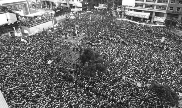 Mesmo após a derrota no Congresso, sentimento no país era de esperança.(Imagem:CPDDoc/JB)