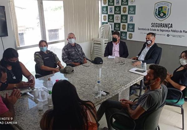 Manifestantes barram saída de caminhões do terminal de Petróleo(Imagem:Reprodução)