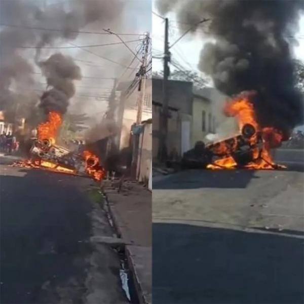 Motorista é retirado de carro por populares após veículo capotar e pegar fogo em Teresina.(Imagem:Reprodução/Redes Sociais)
