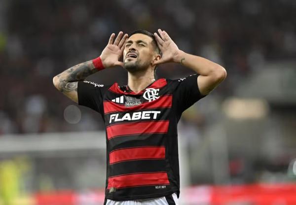Arrascaeta comemora gol na partida contra o Bahia em 2025.(Imagem:Andr&eacute; Dur&atilde;o)