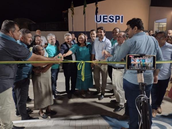 Inauguração da Praça Professora Fátima Alencar.(Imagem:FlorianoNews)