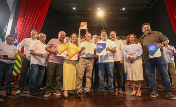 Entrega de registros de imóveis em Oeiras pelo Casa Legal.(Imagem:Gabriel Torres)