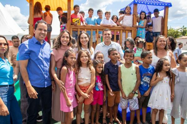 Entrega da brinquedopra&ccedil;a em Coronel Jos&eacute; Dias re&uacute;ne autoridades e comunidade.(Imagem:Willame Lucas)