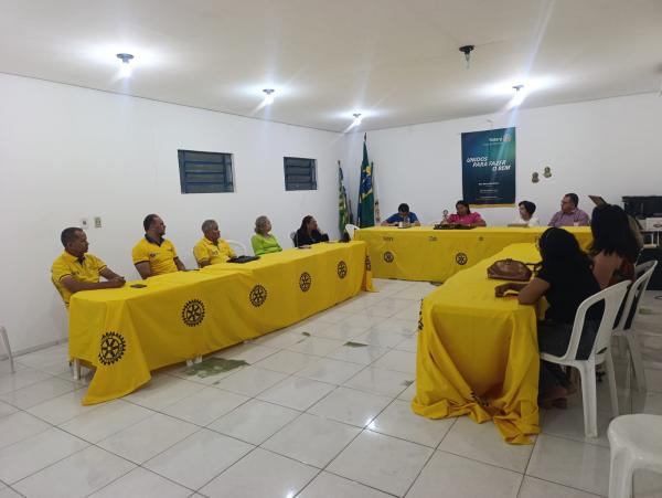 Rotary Club de Floriano homenageia Miguel Arcanjo e destaca a&ccedil;&otilde;es sociais realizadas no munic&iacute;pio(Imagem:FlorianoNews)