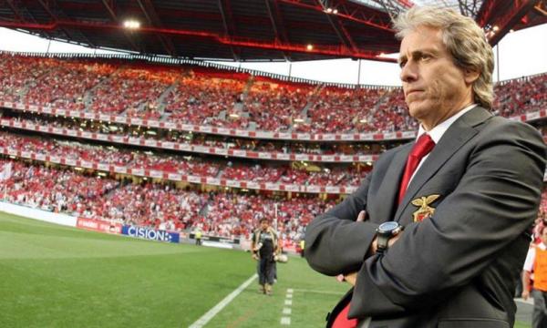 Torcedores do Benfica protestam no estádio da Luz e chamam Jorge Jesus de Judas(Imagem:Reprodução)