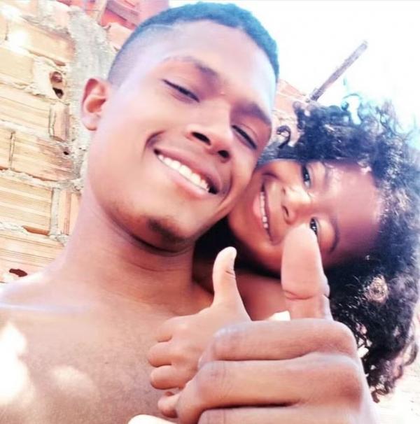 Pai e filha são mortos a tiros dentro de casa no PI; criança fazia dever escolar.(Imagem:Reprodução)