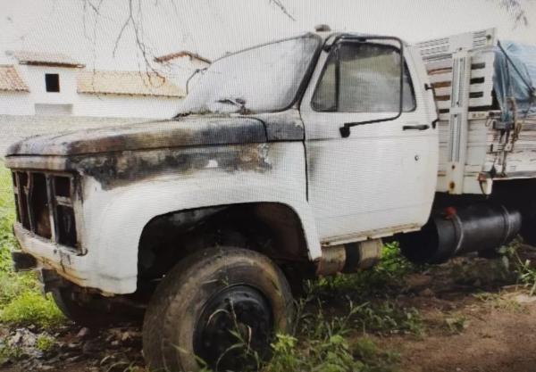 Ex-funcionário é indiciado por atear fogo no carro do ex-patrão em Picos.(Imagem:Divulgação/PC-PI)