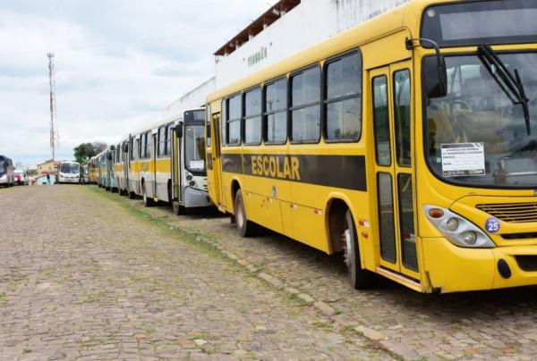 Transporte escolar passa por vistoria em Floriano.(Imagem:Secom)