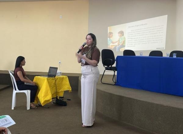 Assistência Social de Floriano realiza encontro sobre Escuta Especializada de crianças e adolescente(Imagem:Secom)