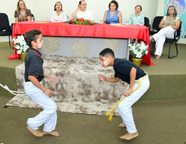 Educação de Floriano realiza solenidade de encerramento do Projeto de Fortalecimento da Aprendizagem(Imagem:Secom)