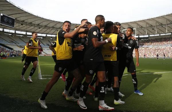 Botafogo comemora gol sobre o Fluminense.(Imagem:Vitor Silva/Botafogo)