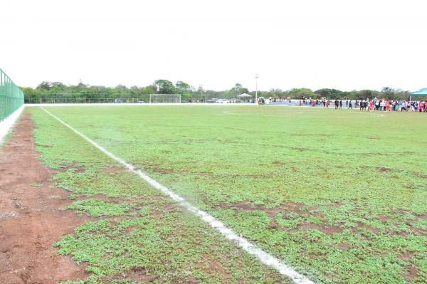  Popula&ccedil;&atilde;o de Itaueira &eacute; contemplada com campo de futebol e recursos destinados por Ciro Nogueira.(Imagem:Ascom)