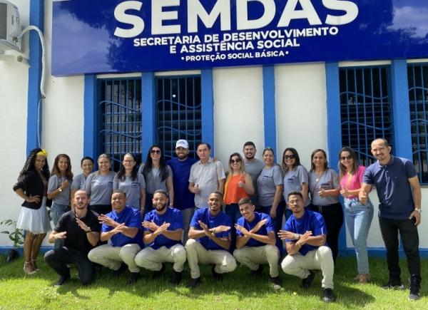  Prefeitura promove ação de corte de cabelo masculino para crianças assistidas pelos CRAS.(Imagem:Secom)