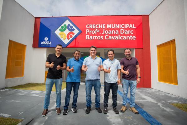  Ciro entrega creche, reforma em UBS, centro administrativo e mercado em Uru&ccedil;u&iacute;(Imagem:Ascom)