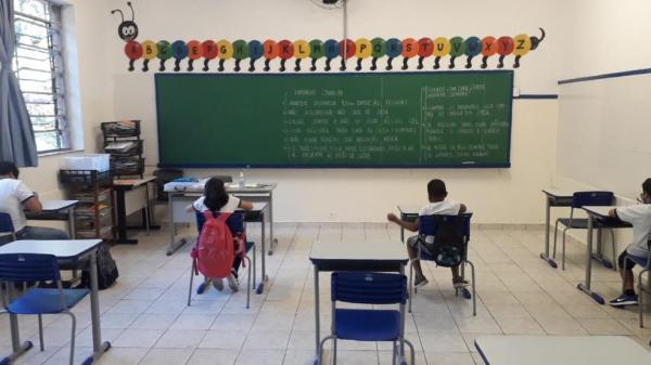 Maioria das escolas públicas usará modelo 100% presencial(Imagem:Reprodução)