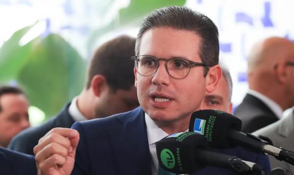 Presidente da Câmara dos deputados, Hugo Motta, durante coletiva à imprensa após a reunião de lideres.(Imagem:Lula Marques/Agência Brasil)