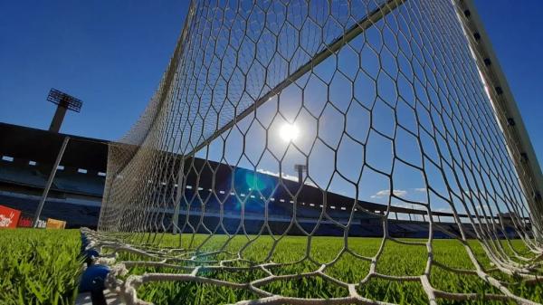 Estádio Albertão(Imagem:Emanuele Madeira)