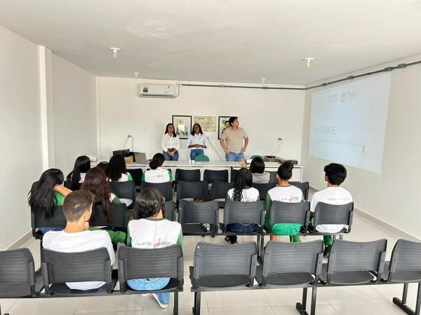 Estudantes de Gilbués vivenciam reconstrução ambiental do Cerrado piauiense(Imagem:Ascom Semarh)