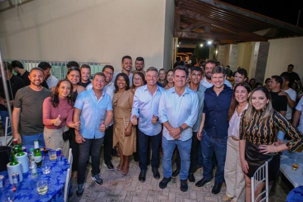  Em Valen&ccedil;a do Piau&iacute;, popular agradece Ciro Nogueira: 