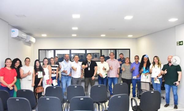 Prefeito Antônio Reis se reúne com secretariado para alinhar participação no