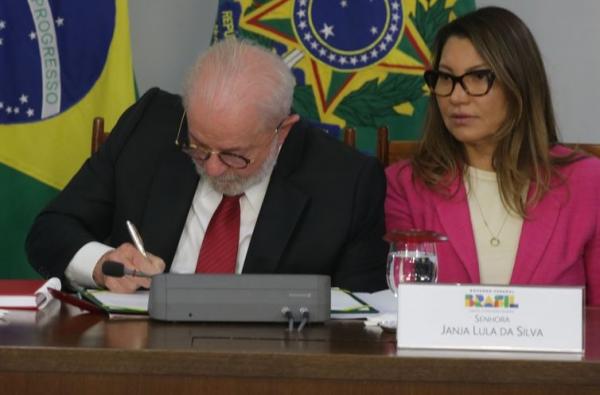  Presidente Luiz Inácio Lula da Silva sanciona o Projeto de Lei n° 2.920/2023, que institui o Programa de Aquisição de Alimentos e o Programa Cozinha Solidária.(Imagem:Valter Campanato/Agência Brasil)