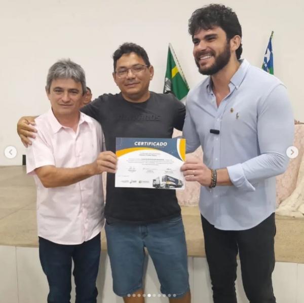 Curso de Refrigeração Residencial certifica estudantes em cerimônia emocionante em Floriano.(Imagem:Reprodução/Instagram)