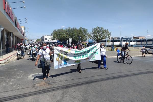 Servidores públicos realizam manifestação por reajuste salarial, em Floriano.(Imagem:FlorianoNews)