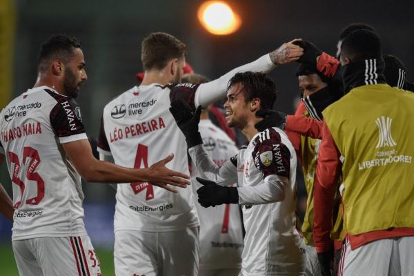 Michael comemora gol do Flamengo diante do Defensa y Justicia.(Imagem:EFE/ Gustavo Garello POOL)