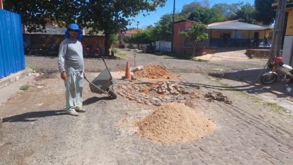 Tapa-buracos em ruas e avenidas segue a todo vapor em Floriano.(Imagem:Secom)