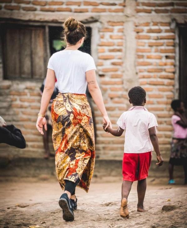 Rafa Kalimann é missionária na África desde 2014.(Imagem:Arquivo Pessoal)