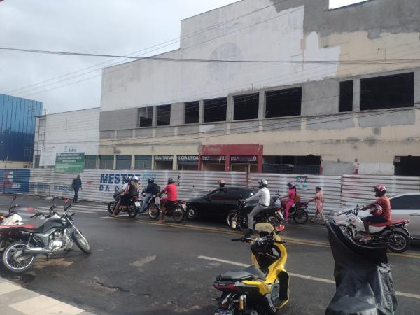 Prefeito Antônio Reis acompanha de perto reforma do Mercado Público Central de Floriano(Imagem:FlorianoNews)