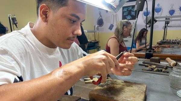 Registro de atividades desenvolvidas no Centro de Tecnologia e Artefatos Minerais. (Imagem:Arquivo CETAM)