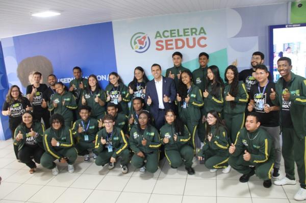 Em 2025, 130 estudantes e 26 professores da rede estadual participaram de interc&acirc;mbios internacionais em institui&ccedil;&otilde;es de refer&ecirc;ncia.(Imagem:Ascom Seduc)