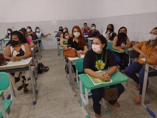 Floriano sedia curso de formação continuada para Conselheiros de direito e tutelares.(Imagem:FlorianoNews)