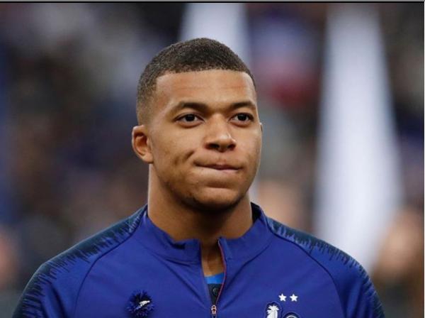 Diagnosticado com Covid-19, Mbappé é retirado da seleção francesa(Imagem:Divulgação)