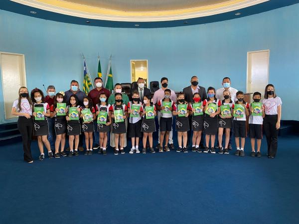 Alunos do Colégio Impacto Kids visita a Câmara Municipal de Floriano(Imagem:Colégio Impacto Kids)