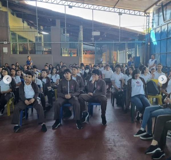 Escola Pequeno Príncipe promove palestra sobre 