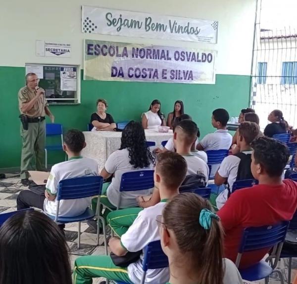 3º BPM realiza ação de integração com a comunidade escolar de Floriano.(Imagem:Reprodução/Instagram)