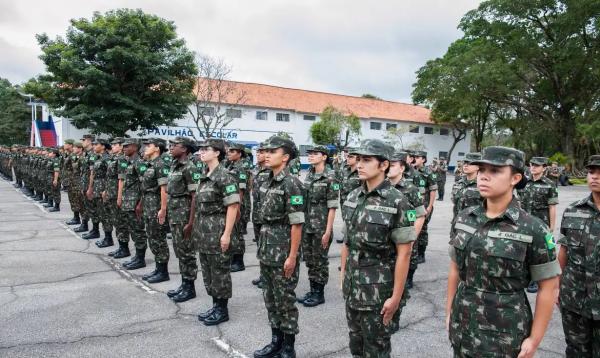 Mulheres do Ex&eacute;rcito Brasileiro. 4&ordm; GAC L MTH.(Imagem:ST Edmilson / CCOMSEx)